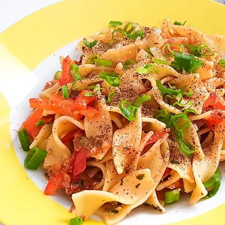 Bandnudeln mit Gemüse (vegetarisch)