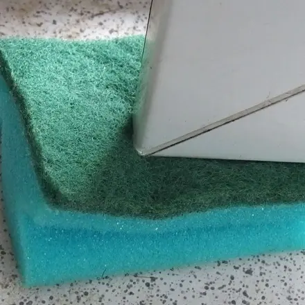 Türstopper aus einem Küchenschwamm