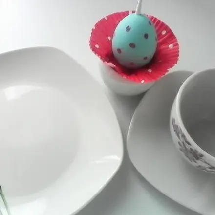 Frühstücksei mit süßer Nachricht