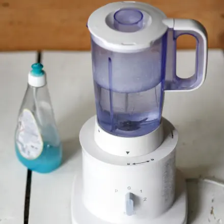 Standmixer schnell und gründlich reinigen