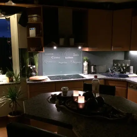 Fliesenspiegel in der Küche aufpeppen