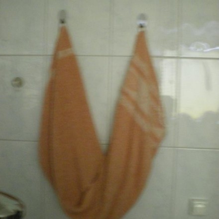 Badetücher hängen in die Wanne