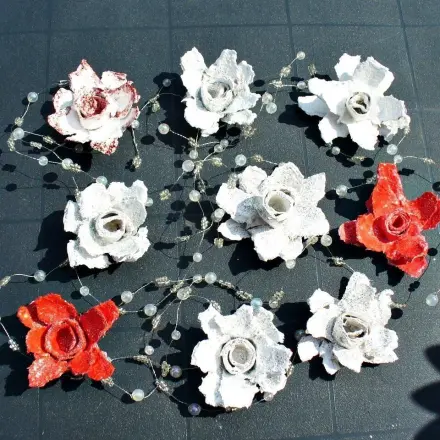 Deko-Rosen aus Eierkartons herstellen