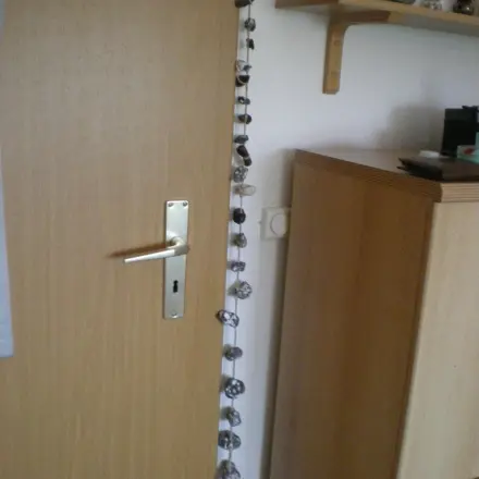 Naturmaterialien-Hühnergötter verarbeiten