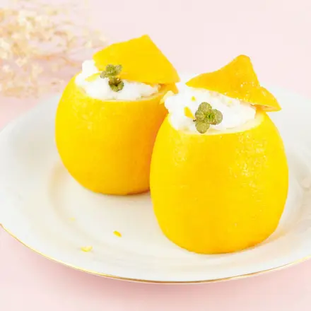 Zitronensorbet in der Zitrone