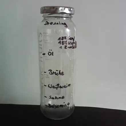 Dressing Mixer mit eigener Skala