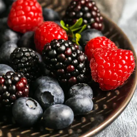 Obstflecken mit Milch entfernen