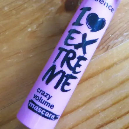 Mascara "I love extreme" Crazy Volume von Essence