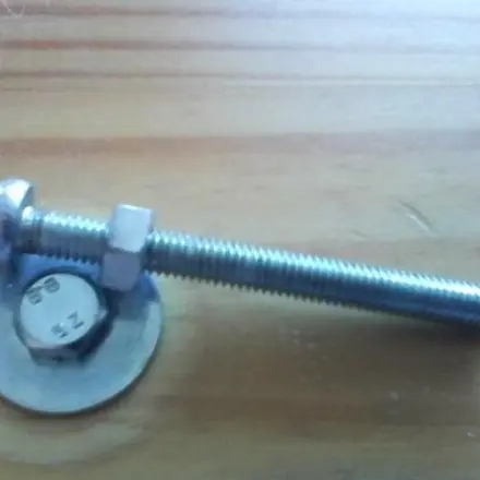 Schrauben ohne Schraubenschlüssel entfernen