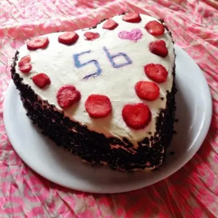 Erdbeersahnetorte in Herzform