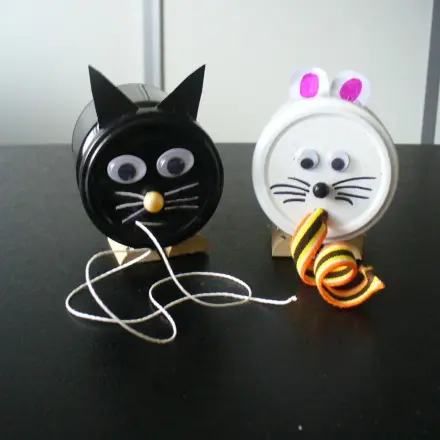 Praktische Schraubdeckelgläser für Haushaltsgarn, Gummiband etc.