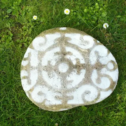 Beton Gehwegplatten verzieren