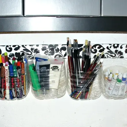 Ablagebehälter aus Saftcontainern