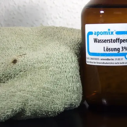 Blutflecken entfernen mit H2O2 3%