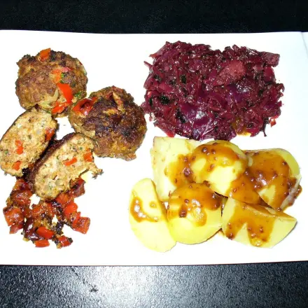 Leichte Frikadellen mit Gemüse und türkischen Gewürzen