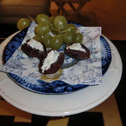 Datteln gefüllt mit Frischkäse oder Ziegenfrischkäse