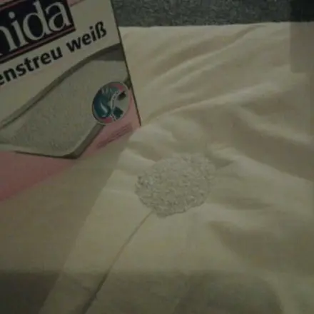 Frische Urinflecken aus der Matratze entfernen