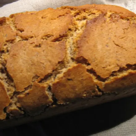 Roggen-Mischbrot mit Körnern oder Nüssen