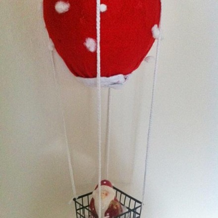 Weihnachtsdeko: Heißluftballon mit Weihnachtsmann