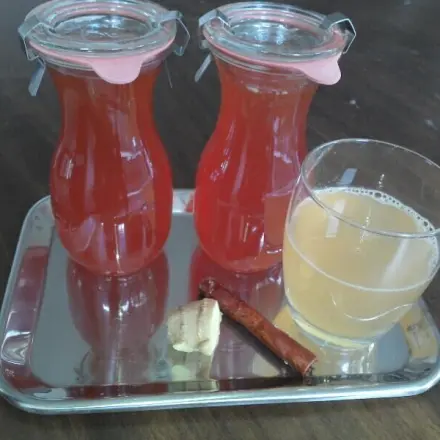 Tee mit Sirup süßen