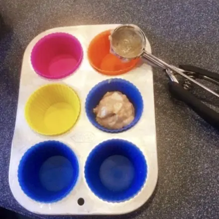 Muffinförmchen leicht befüllen