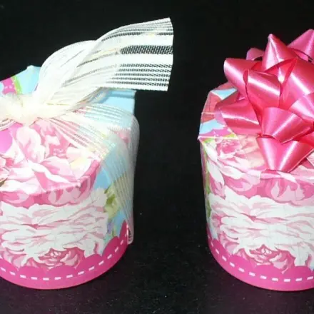 Kleine Geschenkboxen aus Pappbechern basteln