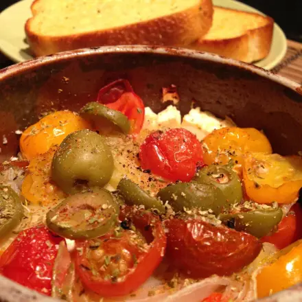 Schafskäse-Tomaten-Paprika-Topf - vegetarische Vorspeise