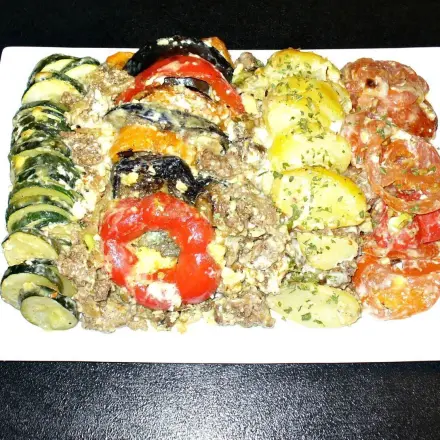 Gemüse-Gehacktes-Auflauf mit Tortillas