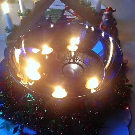 Tischdeko schwimmende Walnusskerzen