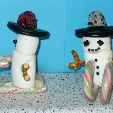 Tischedekoration: Marshmallow Schneemann