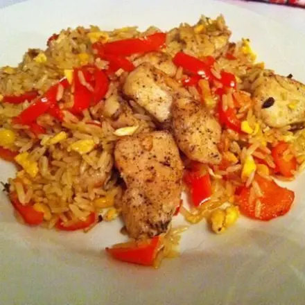 Fried Rice - gebratener Reis mit Hühnerbrustfilet