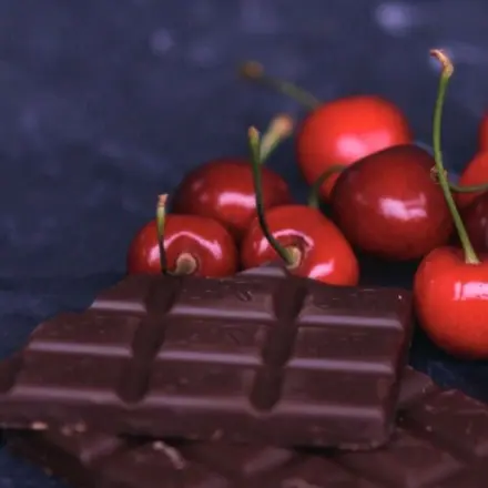 Schoko-Kirschkuchen mit Milkaüberzug