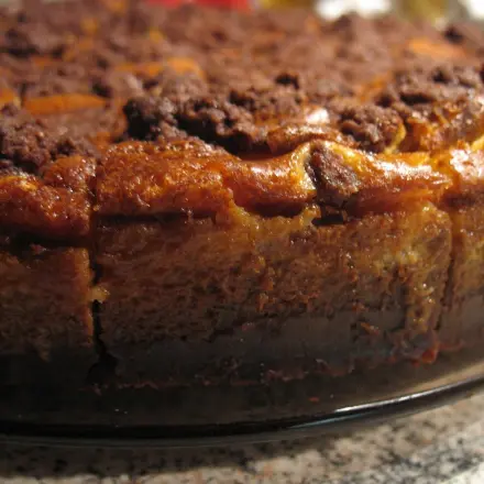 Kirsch-Schmand-Torte mit Schokostreuseln