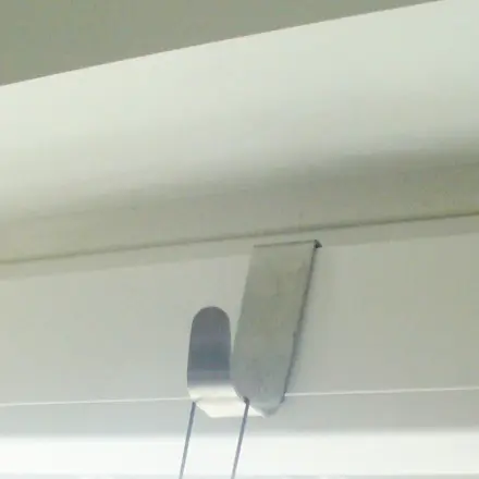 Fensterdekoration anbringen ohne den Rahmen zu beschädigen