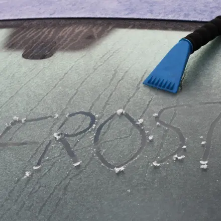 Autoscheiben enteisen - schnell, bequem und günstig