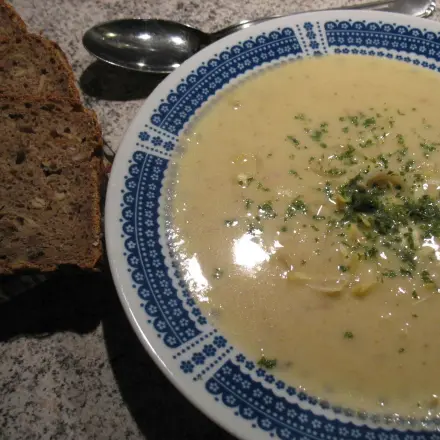 Feine Chicoree-Creme-Suppe