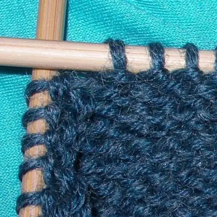 "Leichter" in Runden stricken mit Nadelspiel aus Holz