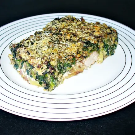 Filet mit Spinatkruste auf deftigen Speck-Bratkartoffeln