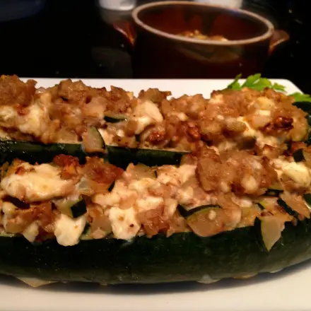 Gefüllte Zucchini - vegetarisch und lecker