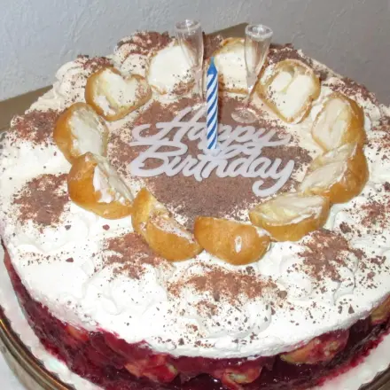 Fruchtige Windbeuteltorte