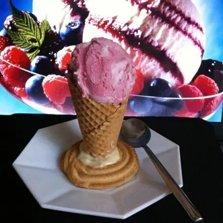 Eiswaffel wird zum essbaren Eisbecher