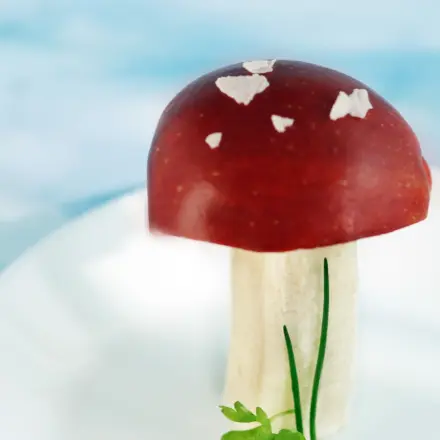 Pilz aus Banane und Apfel