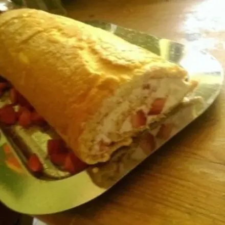 Low Carb Erdbeerrolle