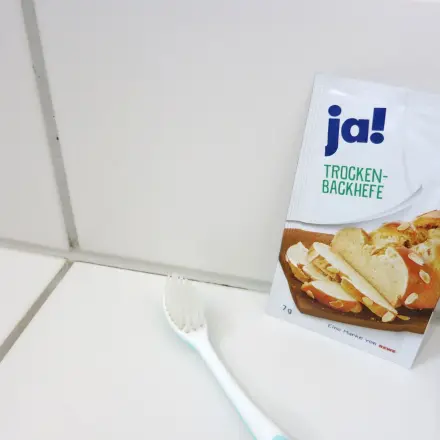 Mit Hefe gegen Schimmel in Fugen