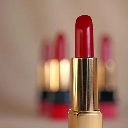 Erste Anzeichen von Lippenherpes