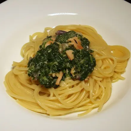 Spinat-Räucherlachs-Soße (sehr einfach)