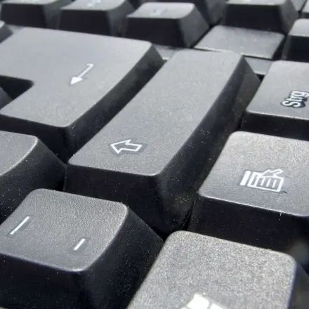 Tastatur reinigen mit Druckspray