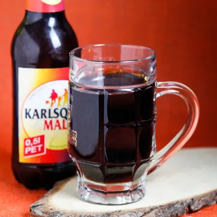 Kontergetränk aus Malzbier und Magenbitter