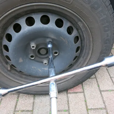 Radkreuzkennzeichnung für den SOS-Fall bei schlechter Sicht