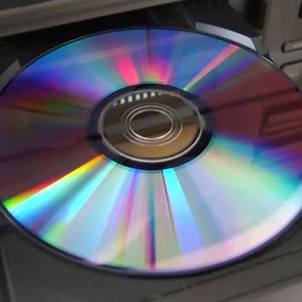 Verkratze CDs mit Autopolitur gangbar machen